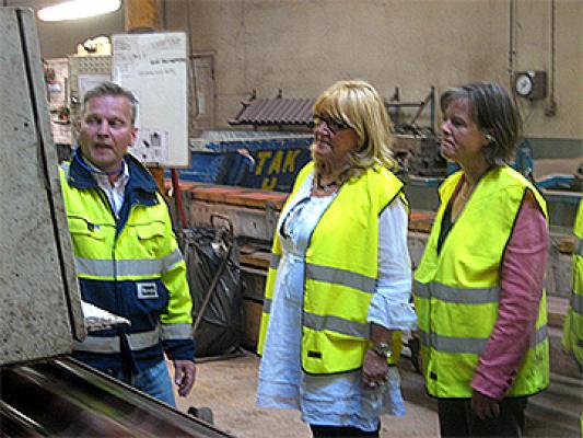 Fabriksbesök av Agneta Hägglund och Carin Jämtin