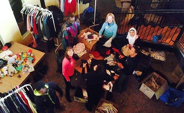 Röda Korset sorterar kläder på Transitboende i Ekolssund | Foto: Röda Korset i Bålsta (Håbo)