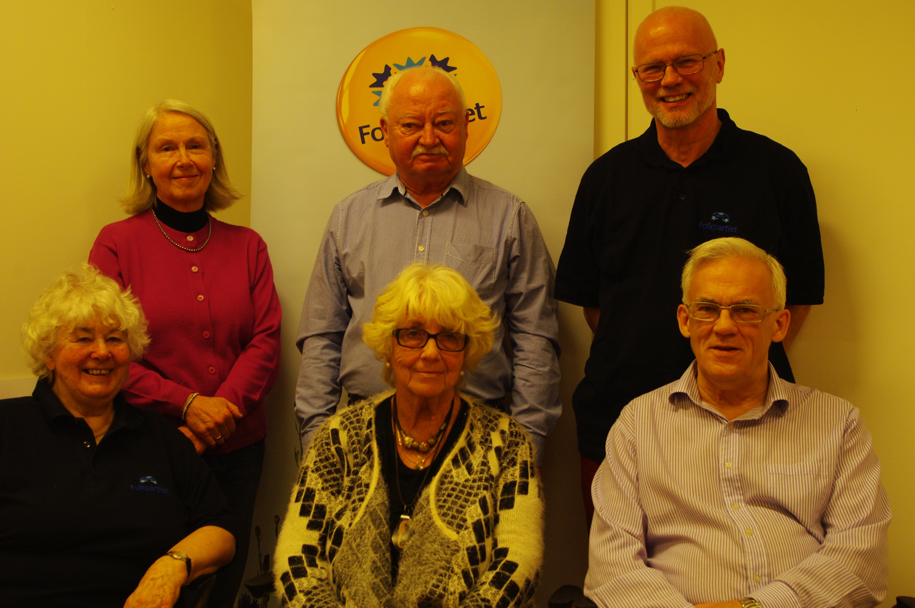 På bilden syns stående från vänster: Gunilla Alm, Ingvar Nilfjord och Anders Persson. Sittande från vänster är Cecilia Bergstedt, Berith Skiöld och Håkan Welin. Saknas gör Anders Nilfjord, Hatam Manberi och Margreta Sjölund. 