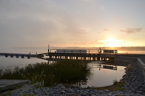 Den gamla ångbåtsbryggan i Skokloster hamn