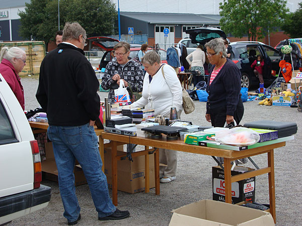 Hugade spaklulanter vid dagens loppis | Foto: Attila Gal