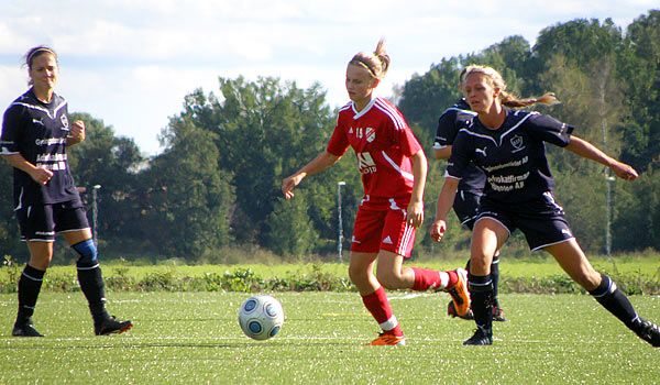 Håbo anfaller | Foto: Attila Gal