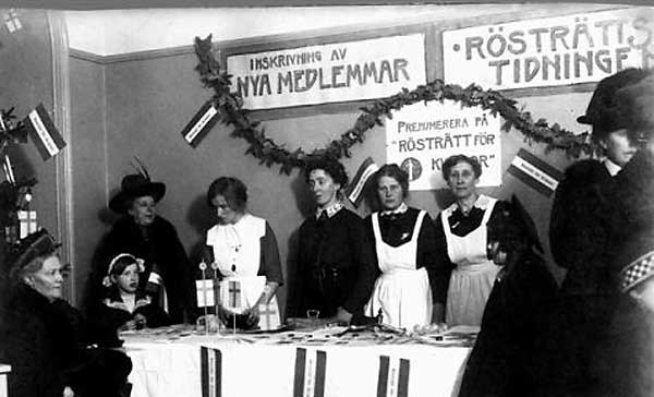 1919 Kvinnorna får allmän rösträtt och blir valbara till riksdag