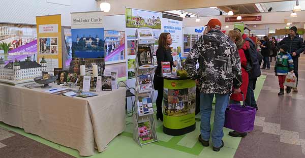 Mini-turist-mässa i Bålsta centrum  Foto: Håbo Marknads AB