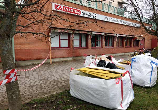 Saneringen påbörjades direkt | Foto: Attila Gal