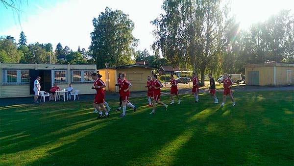 Matchuppvärmning | Foto: Håbo FF