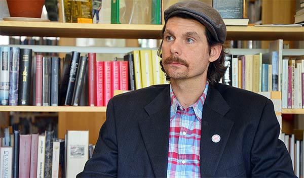 Pristagaren Michel Wenzer ställde upp på en liten pressträff innan ceremonin började | Foto: Håbo kommun