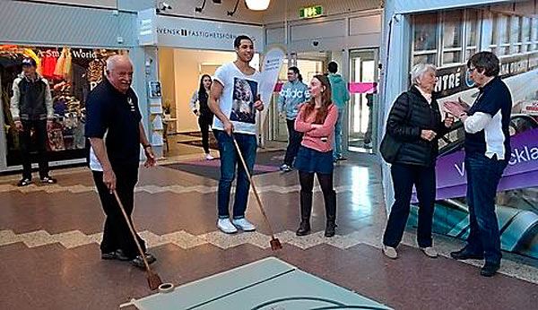 Generationsklyftor slöts i Bålsta Centrum | Foto: Bo Hansson