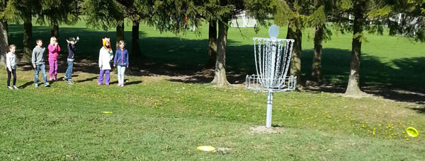 Discgolfbana invigs på Håbo Festdag | Foto: Henrik Bergström.