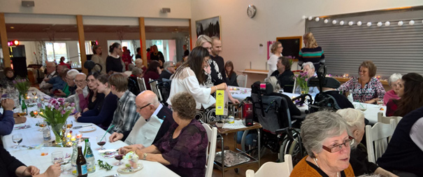 Lions bidrar med guldkant på våra äldreboenden 